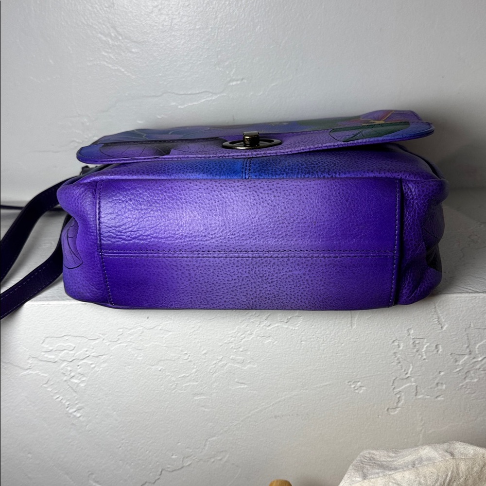 Anuschka purple leather w painted flowers crossbody bag - Picture 4 of 15